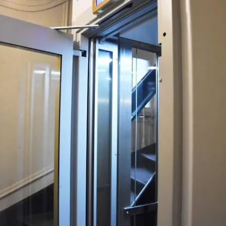Coeur De Place Maubert Nid Equipe Dernier Etage Vue Ascenseur Climatisation Parigi