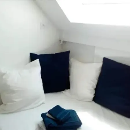 Coeur De Place Maubert Nid Equipe Dernier Etage Vue Ascenseur Climatisation Parigi